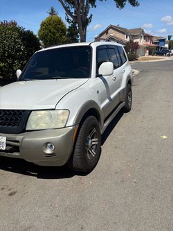 2003 Mitsubishi Montero