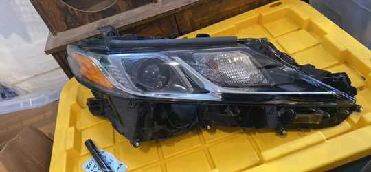 2018 2019 2020 Toyota Camry Headlight Halogen LED OEM Right Passenger Side RH
