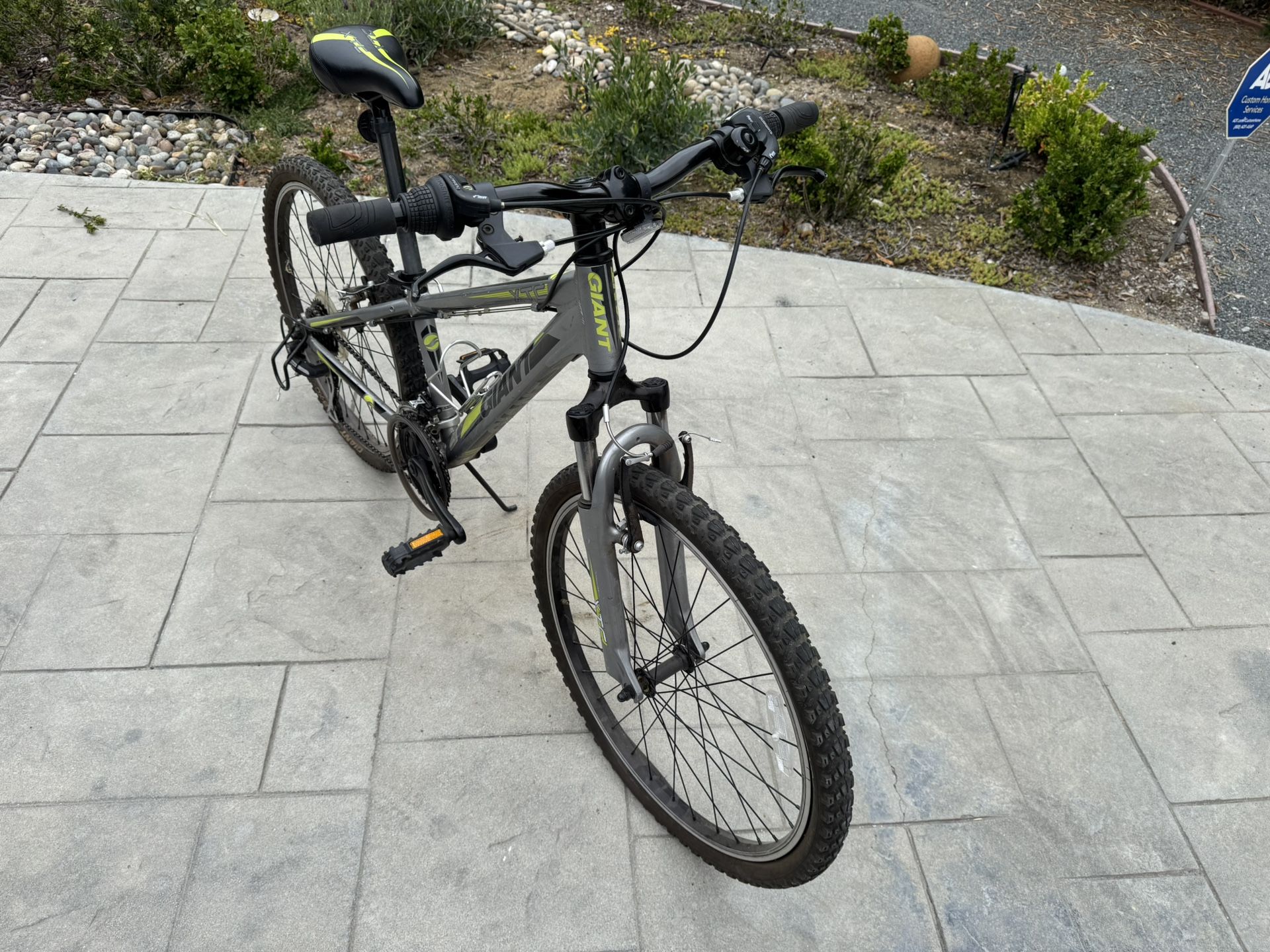 Giant Kids Mountain Bike