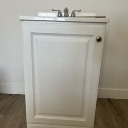 White Bathroom Sink 