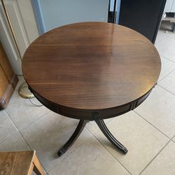 Round wood table