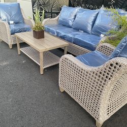 4 pcs brand new patio set in box 