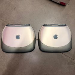 2 Clam Book Shell iBook, 1 G4 iBook For Parts
