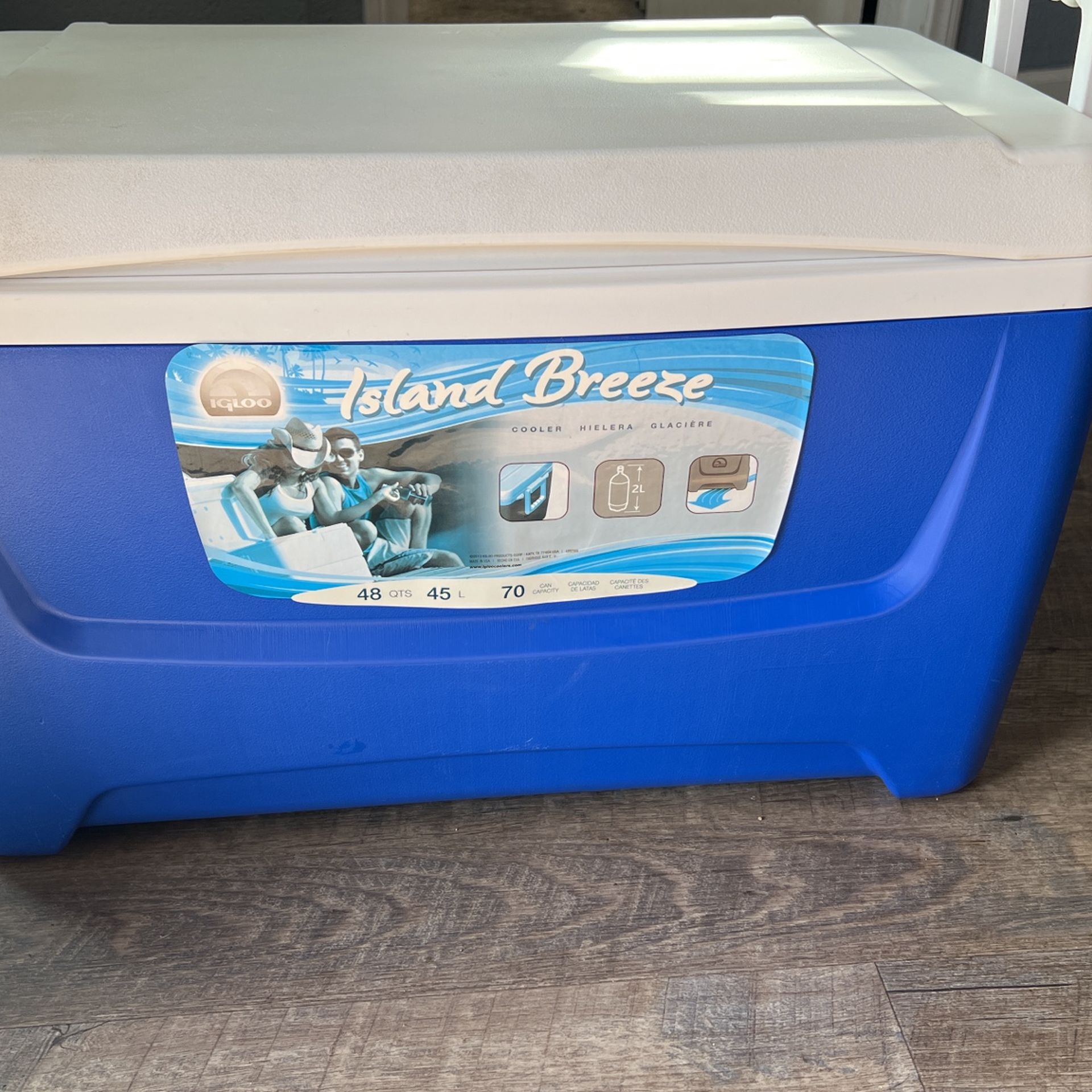 45L Igloo Island Breeze Cooler