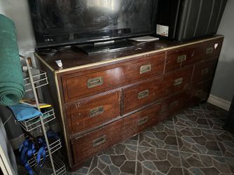 Dresser