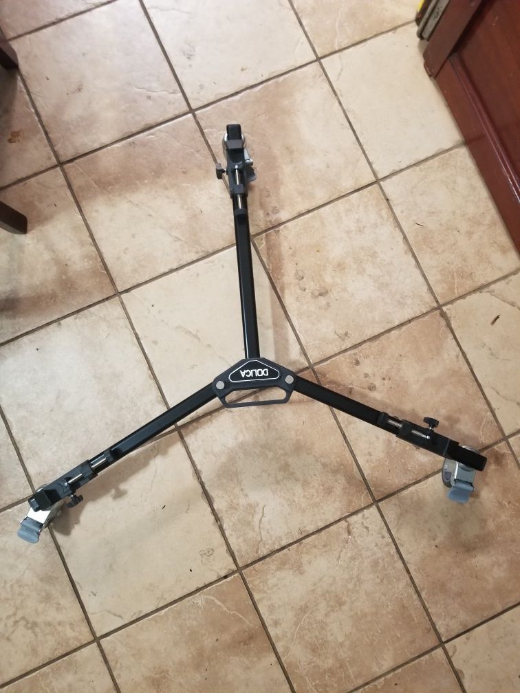 Tripod Dolly