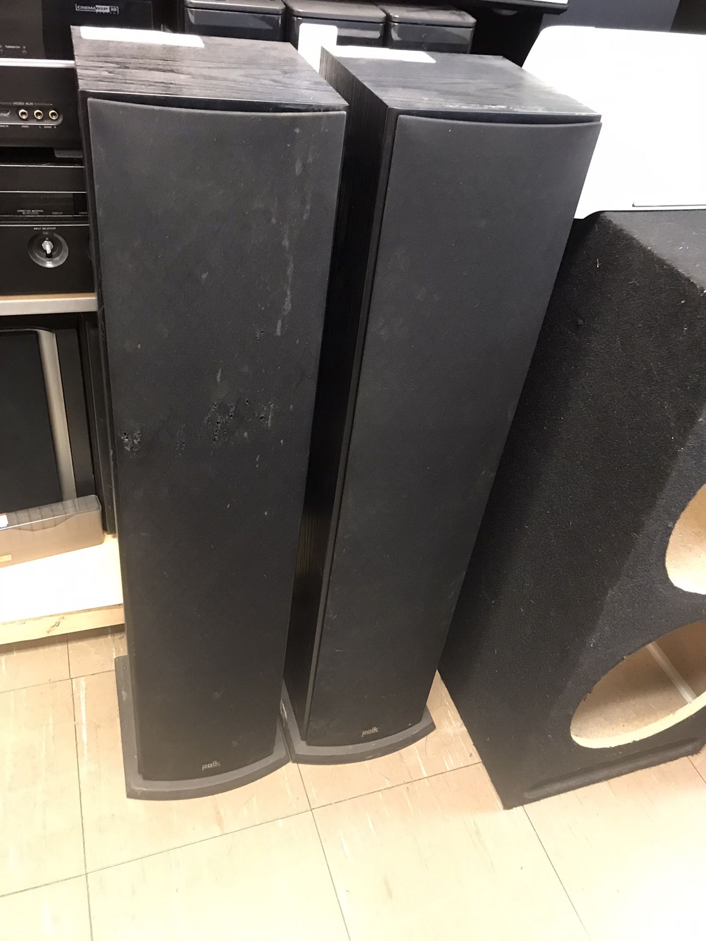 Set Of Polk T50 Tower Speakers (used condition)