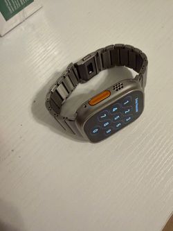 Apple Watch Ultra 49mm w/ Titanium Band