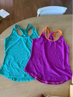 2 Nike women tops medium