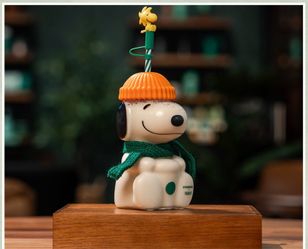 Starbucks x Peanuts Snoopy Glass Cold Cup
