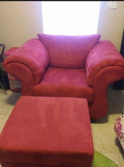 Chair with ottoman-no delivery must pick up