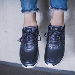 Nike Air Max Thea SE Metallic Hematite Sneakers Size 7.5
