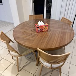 Dining table and 4 chairs