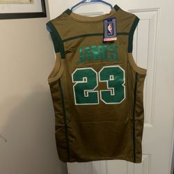 LeBron James Notre Dame green basketball jersey size m