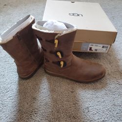UGG 