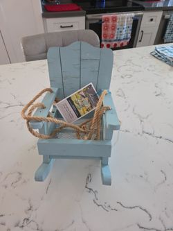 BRAND NEW WITH TAGS HANGING ROCKING CHAIR BIRDFEEDER SEE DESCRIPTION