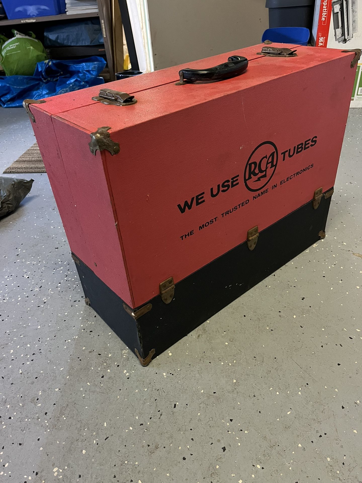 Antique RCA Tube box with tubes.