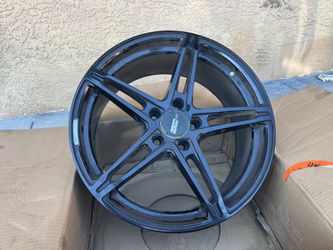 (4) 18' Black Rims