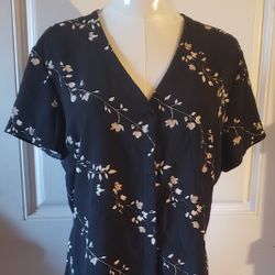 Norton McNaugton Black Floral Short Sleeve Blouse/Top (Size M)
