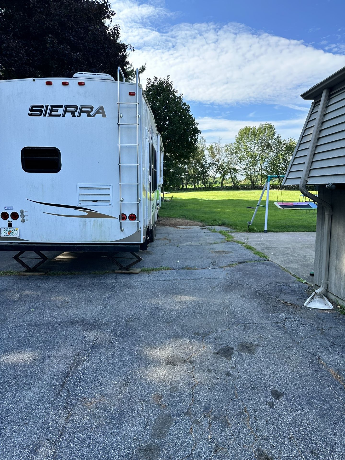 camper one owner very clean