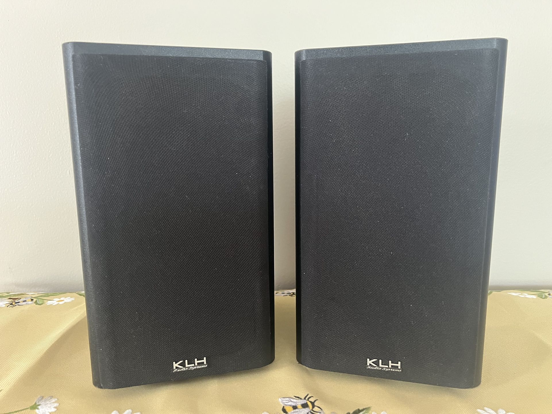 KLH 11” Bookshelf Speakers (100 W)