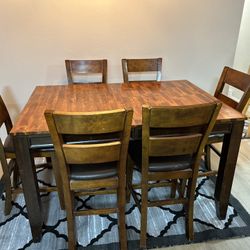 Dining Table & Chairs 