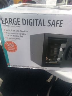 Pen gear large digital safe 0.88 cubic feet capacity