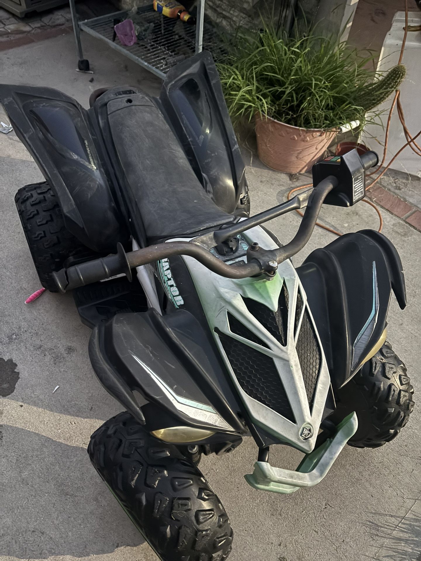 ATV Raptor 12v And Cop Car