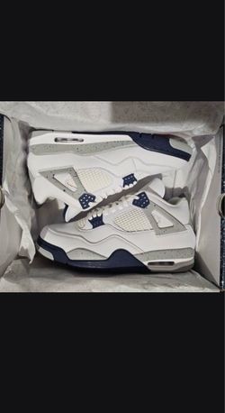 Jordan Retro 4 White Midnight Navy 2022  Size 10 Brand New