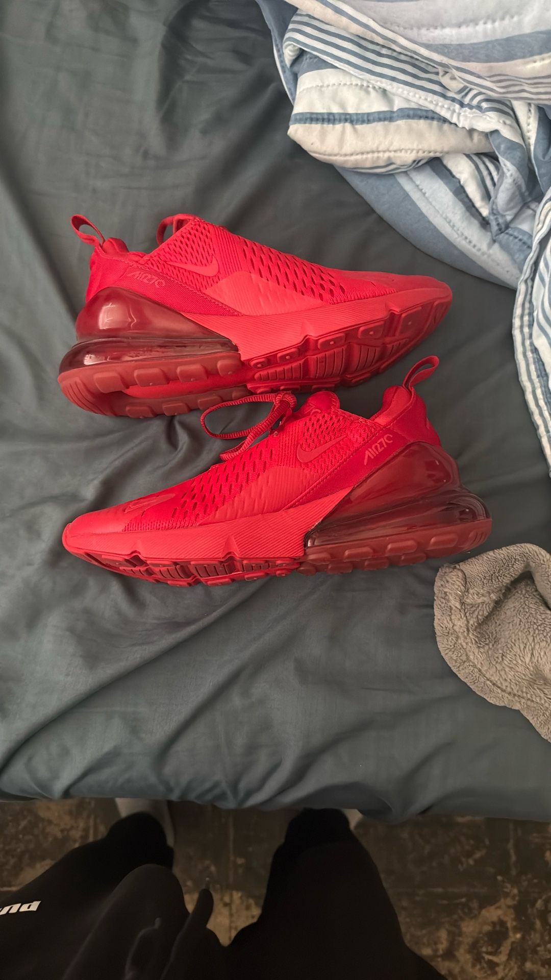 Red Nike Air Max 270 size 7Y