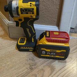 Impacto Con Baterías  De 6 Y Cargador 