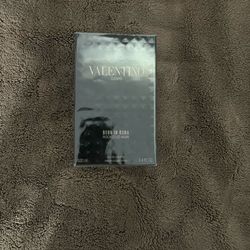 Valentino Born in Roma Rockstud Noir Eau de Toilette Spray 3.4 fl oz