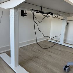 Autonomous Height Adjustable Desk