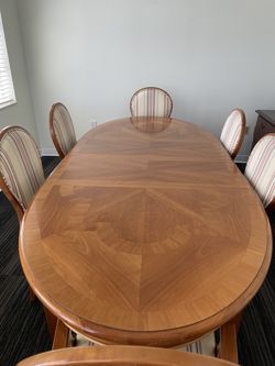Beautiful Harden Furniture Dining Table with 6 Chairs – Traditional Cherry Dining Set.