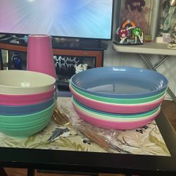 Multi-colored Plastic Dishwasher (16 Pieces , new) $20