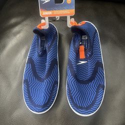 Speedo Water Shoes Size 2/3 Youth