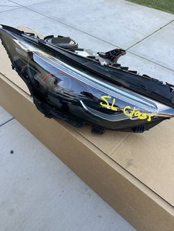 2021 2022 2023 Mercedes Benz SL class headlight right side