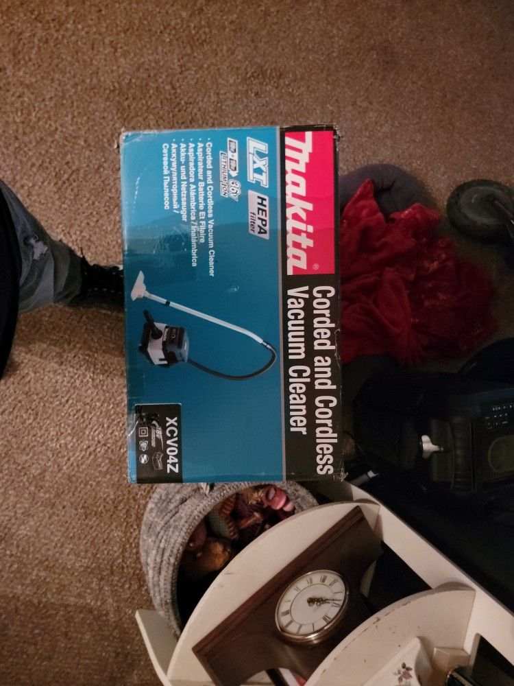 Makita Corded And Cordless Vacuum Cleaner