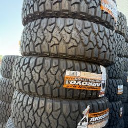 🚘🚨vendo set de llantas Lt 265 75 16  arroyo R/T tires