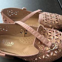 Link Rose Gold Flats with Laser-Cut Design and Comfort Sole