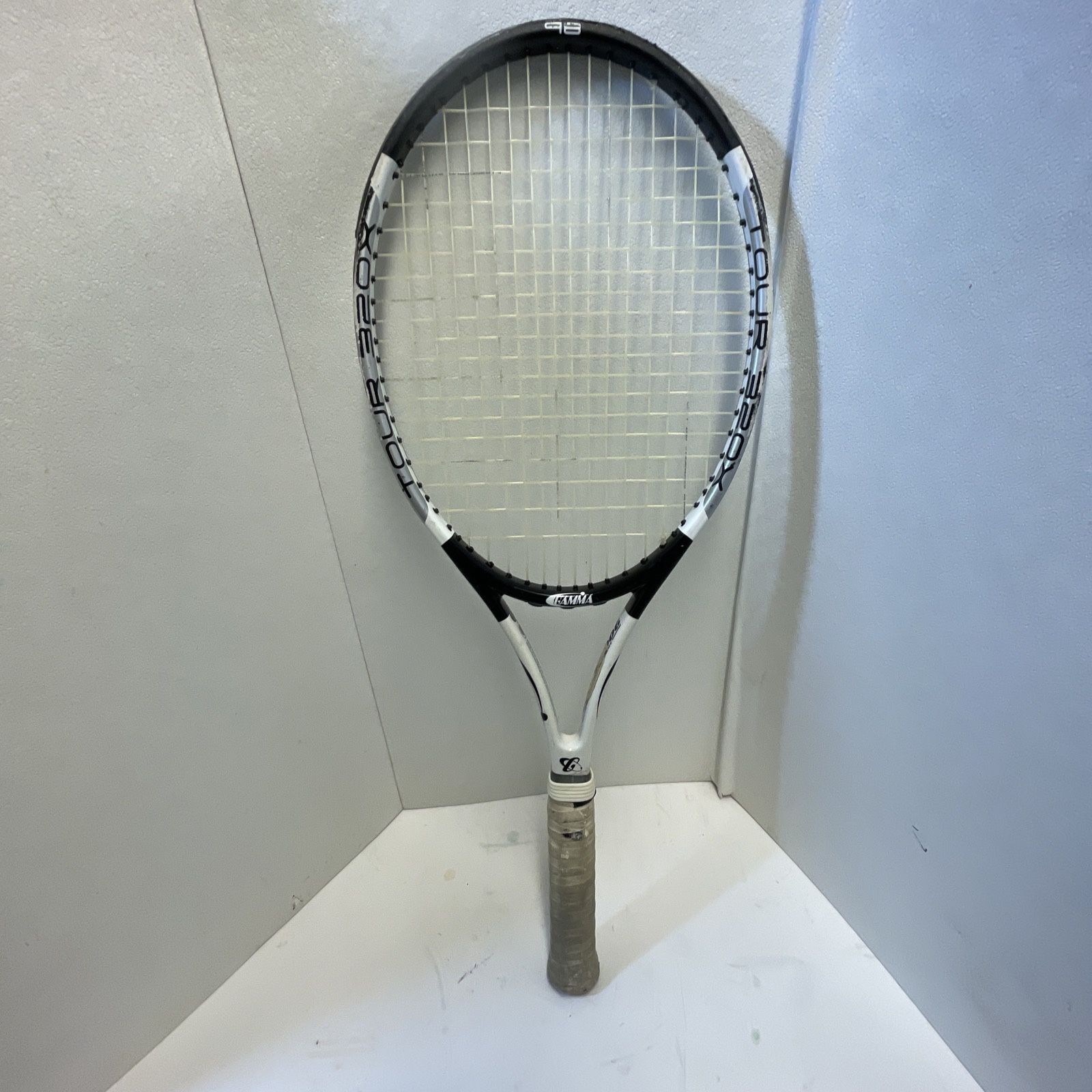 Gamma Tour 320x 98 sq in Tennis Racquet 4 3/8" Grip PL 900 - Need New Grip