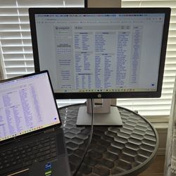 HP E242 24inch Monitor - Like new! 