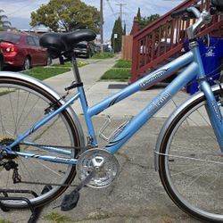 Nice Hybrid Bike Small Size 
Great Condition Ready to Ride 