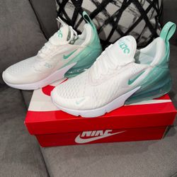 Nike Air Max 270 GS Sneakers SUMMIT WHITE/EMERALD RISE Size 5Y