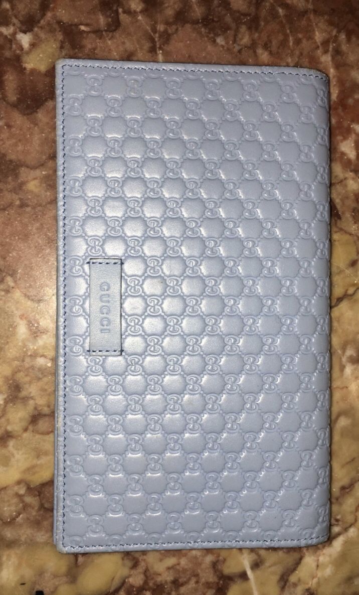 Gucci purse / bag / crossbody clutch
