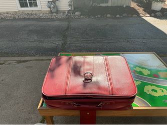 Vintage 2 Piece Sears Luggage, all zippers work, 26 by 18, 23 by 14, $15