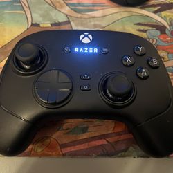 RAZER WOLVERINE V3 PRO