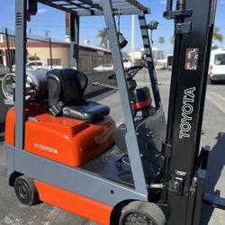 Beautiful toyota Forklift For Sale Cheap Price 