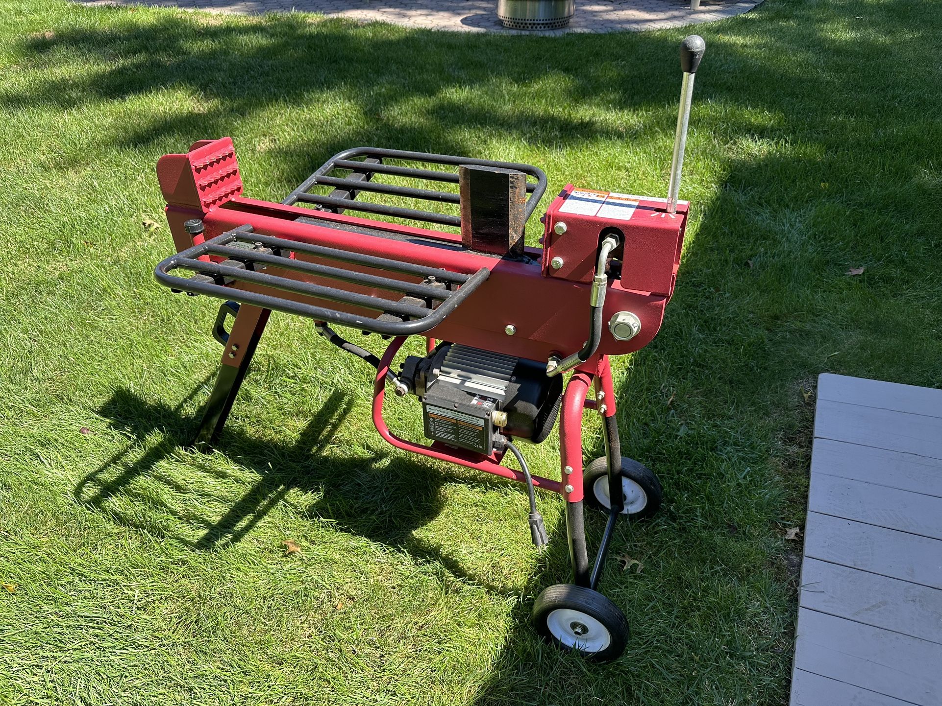 BOSS 10 Ton Dual Cut Electric Log Splitter