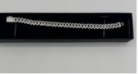 Bracelet Cuban 8mm Size 7 each one costs $400